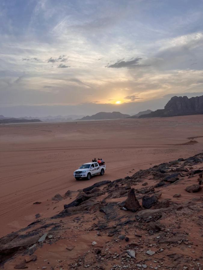 Raja Camp Hotel Wadi Rum Exterior photo